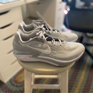 Like new Nike Air Zoom G.T  Cut 2 basketball shoes.